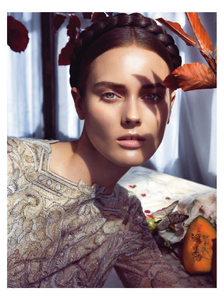 Vogue_Italia_2013-09-604.thumb.png.4e5e275efd6abdb5f05f6218155108ae.png