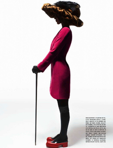 Vogue_Italy_2012-07-208.thumb.png.ae1b8d0a475827e5e16158070d3e24d4.png