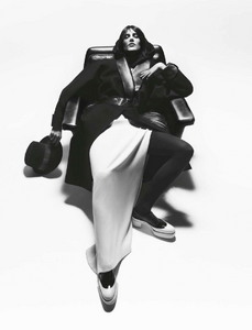 Vogue_Italy_2012-07-209.thumb.png.fc1050b37dcecc74aa5c2a9672a7b2d2.png