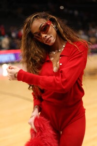 Winnie-Harlow---Seen-at-Washington-Wizards-vs-Orlando-Game-at-the-Capital-One-Arena-15.jpg