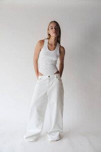 Witte-body-met-witte-broek-2.jpg