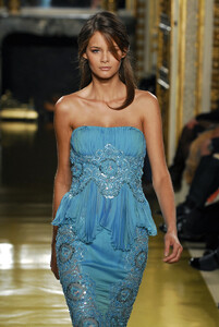 ZuhairMurad2007HauteCouture135.thumb.jpg.92fa8f3eef274e500cf7d9e585f35bb3.jpg