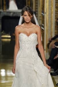 ZuhairMurad2007HauteCouture210.thumb.jpg.024f9765301f21fe2c9f1cea853616e5.jpg