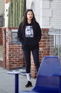 adriana-lima-spotted-in-los-angeles-30133526553.thumb.jpg.7a460ae961b0db9276ce92522c9ae474.jpg