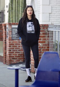 adriana-lima-spotted-in-los-angeles-92773526552.thumb.jpg.867b9a2b33dce747590f4079b3999e59.jpg