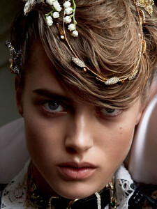 allure-us-august-2016_by_camilla-akrans_(7).thumb.jpg.3e6ce8d1c00043ea75b6e40eebf08661.jpg