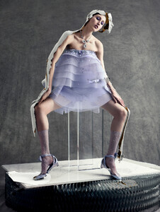 anna-cleveland-by-sc3b8lve-sundsbc3b8-for-vogue-italia-march-2016-1.thumb.jpg.21af556ed3eaac6c37f6195b28c0c843.jpg