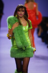 anna-sui-fw-94-2.thumb.jpg.1b90e90fc48732f21c59d353798a3d06.jpg