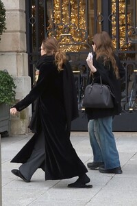 ashley-and-mary-kate-olsen-out-in-paris-12-18-2023-0.jpg