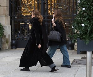 ashley-and-mary-kate-olsen-out-in-paris-12-18-2023-3.jpg