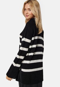 bubbleroom-remy-striped-sweater-black-striped_11.jpg