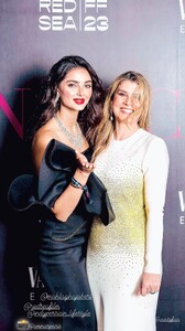 cameliafard's instagram 2023-12-2-2.18.396 story.jpg