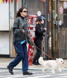 camila-mendes-out-with-her-dog-in-new-york-12-28-2023-0.jpg