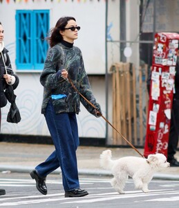 camila-mendes-out-with-her-dog-in-new-york-12-28-2023-3.jpg