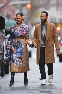 chrissy-teigen-and-john-legend-arrives-at-rockefeller-center-in-new-york-12-27-2023-3.jpg