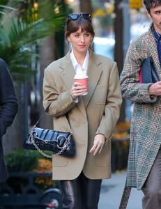 dakota-johnson-out-for-coffee-in-new-york-11-14-2023-0.jpg