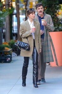 dakota-johnson-out-for-coffee-in-new-york-11-14-2023-3.jpg