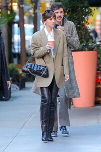 dakota-johnson-out-for-coffee-in-new-york-11-14-2023-4.jpg