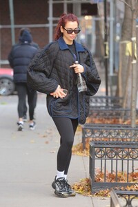 dua-lipa-goes-for-a-morning-workout-in-new-york-29_11.2023-x9-1.thumb.jpg.44a013286a9df7798f90d010f0c182cc.jpg