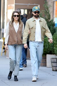 elizabeth-olsen-with-her-husband-in-new-york-10-25-2023-0.jpg