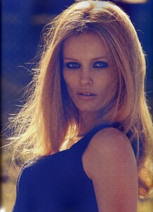 elsaskywalkerscan0586.thumb.jpg.486a3f6b7c4b7bd4bdcead5d545c4502.jpg