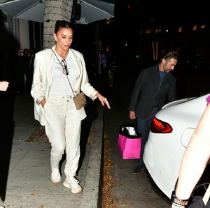 eva-longoria-at-mr-chow-in-beverly-hills-11-22-2023-4.jpg