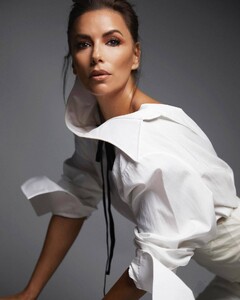 eva-longoria-harper-s-bazaar-spain-december-2023-photos-8.jpg