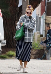 eva-mendes-out-and-about-in-santa-barbara-12-29-2023-5.jpg