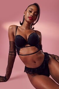 female-black--lace-and-strapping-fuller-bust-bra (2).jpg