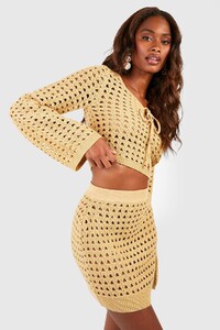 female-stone-crochet-lace-up-crop-top.thumb.jpg.886a3e34c939e6522fb3436c6292284f.jpg
