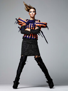 gigi-hadid-by-sc3b8lve-sundsbc3b8-for-vogue-china-march-2016-13.thumb.jpg.57be04b8f501b1b97f2120b2f4724950.jpg