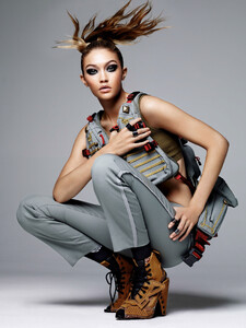 gigi-hadid-by-sc3b8lve-sundsbc3b8-for-vogue-china-march-2016-8.thumb.jpg.57d4c553b0e3e4ae4de05f36c368a8fd.jpg