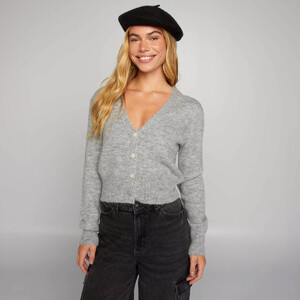 gilet-court-en-maille-fine-jauge-gris-bep85_1_zc2.jpg