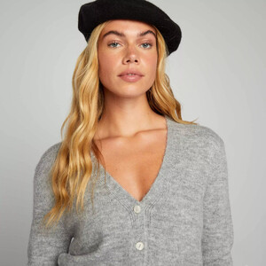 gilet-court-en-maille-fine-jauge-gris-bep85_1_zc4.jpg