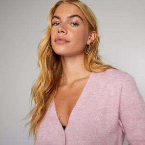 gilet-court-en-maille-fine-jauge-rose-bep85_2_zc3.jpg