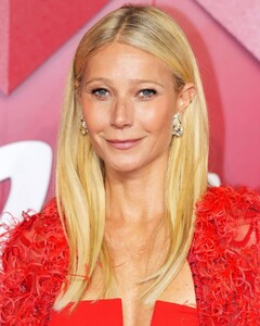 gwyneth-paltrow-at-fashion-awards-2023-at-royal-albert-hall-in-london-12-04-2023-4.jpg