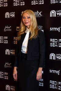 gwyneth-paltrow-at-in-conversation-session-at-ritz-carlton-hotel-in-jeddah-12-06-2023-4.jpg