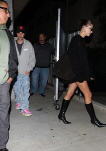 hailey-and-justin-bieber-leaves-a-church-in-los-angeles-11-29-2023-5.jpg