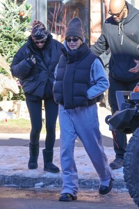 hailey-bieber-out-for-breakfast-in-aspen-12-16-2023-3.jpg