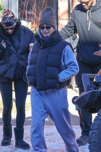 hailey-bieber-out-for-breakfast-in-aspen-12-16-2023-6.jpg