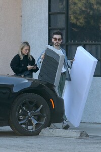 hilary-duff-and-matthew-koma-out-in-studio-city-12-12-2023-6.jpg