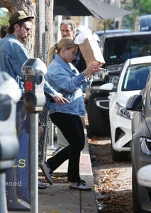hilary-duff-out-in-los-angeles-12-23-2023-5.jpg
