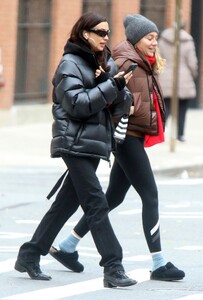irina-shayk-out-with-a-friend-in-new-york-12-06-2023-3.jpg