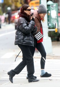 irina-shayk-out-with-a-friend-in-new-york-12-06-2023-5.jpg