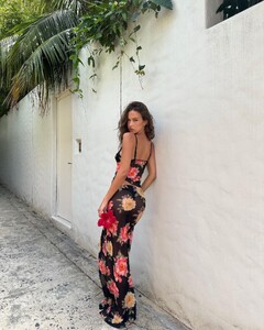 isabellemathersx_412428758_896236205424411_3154957673956876357_n.thumb.jpg.2a19db25e9bcf32d80e4ee9f42133c61.jpg