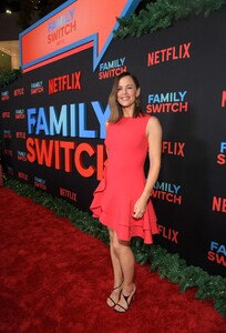 jennifer-garner-family-switch-premiere-in-los-angeles-11-29-2023-0.jpg