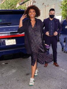 jennifer-hudson-arrives-at-apollo-theater-in-new-york-n08-19-2021-0.jpg