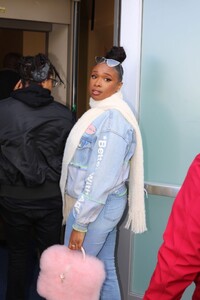 jennifer-hudson-arrives-at-lakers-game-in-los-angeles-03-26-2023-0.jpg