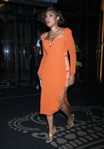 jennifer-hudson-leaves-her-hotel-in-new-york-08-12-2021-6.jpg