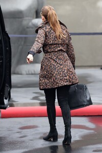 jennifer-lopez-and-ben-affleck-out-shopping-in-west-hollywood-12-22-2023-1.jpg